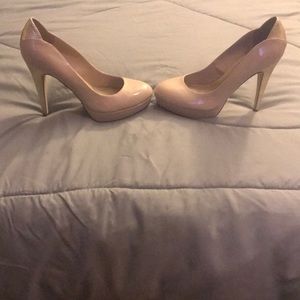 Nude Pumps